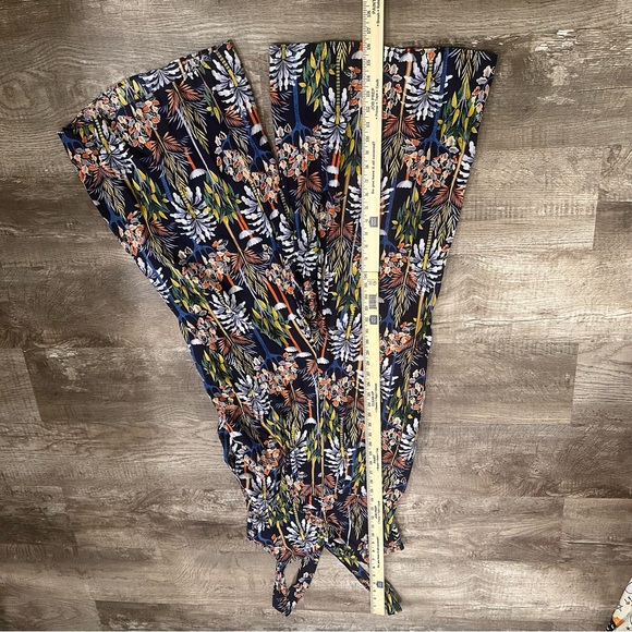 Anthropologie Medium LaLa Sleep Jumpsuit in Tropical Floral Print - Picture 3 of 6